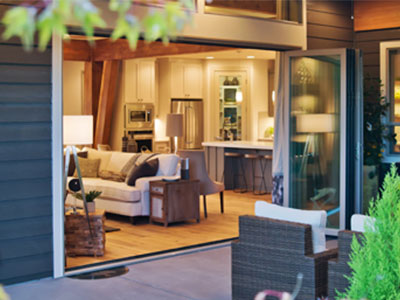 Living room with large Cascade windows